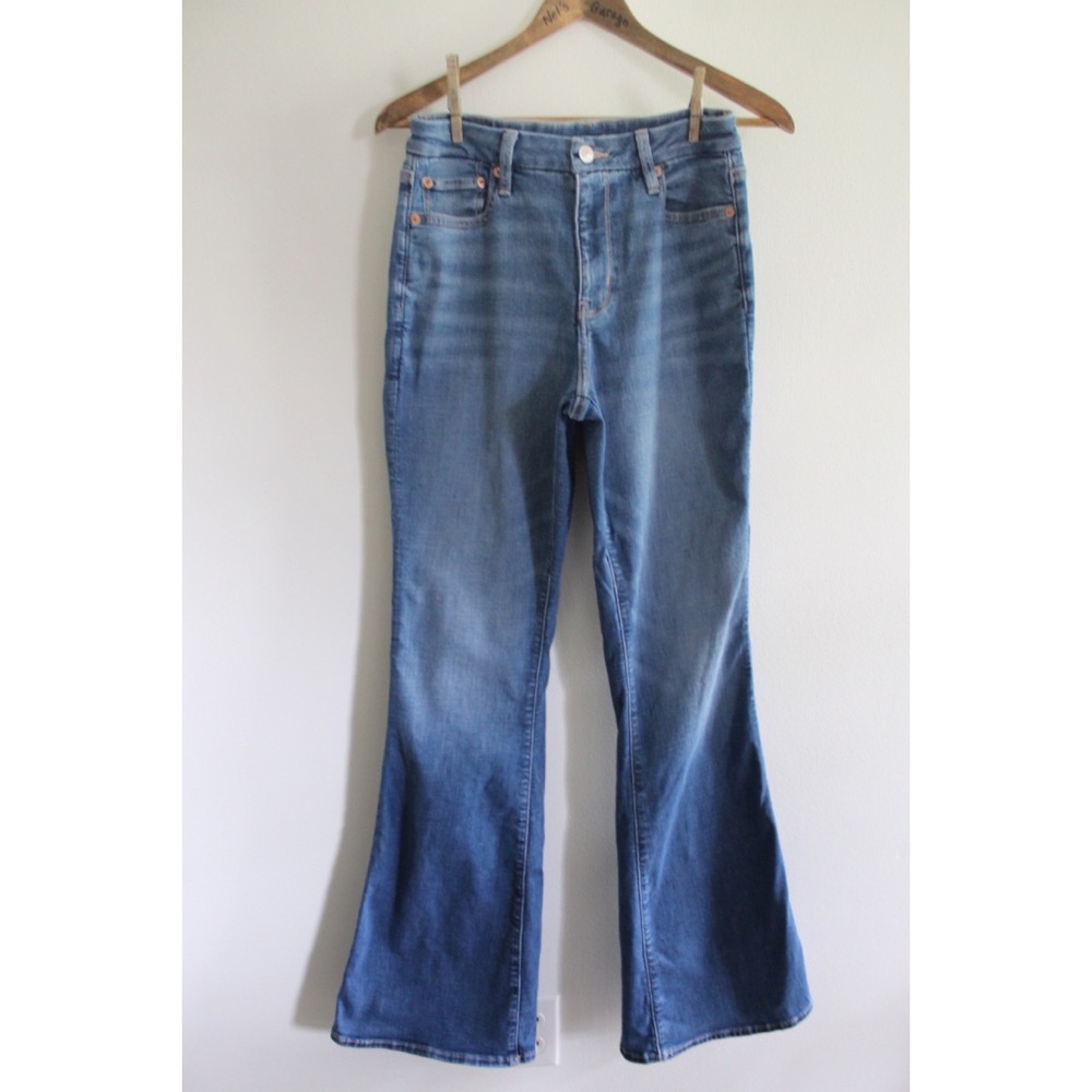 American Eagle Curvy Super High Rise Flare Jeans 8 Long Preowned